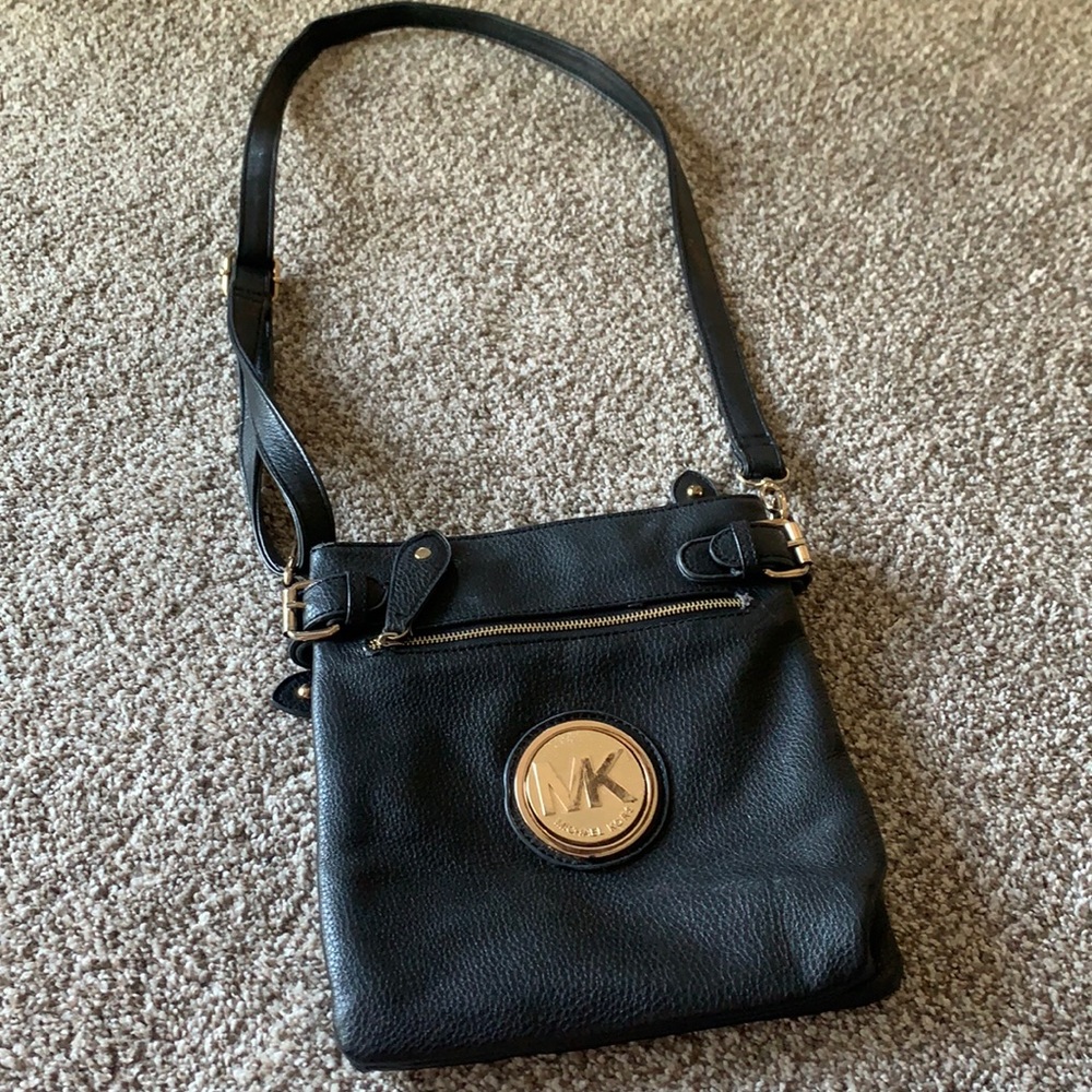 Michael kors cross body